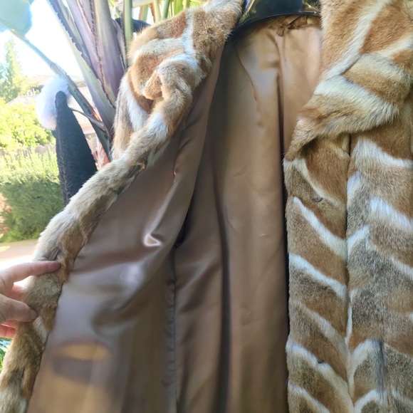 Cute ShortHair Fox Fur Jacket Wide UpperArms - Picture 10 of 11